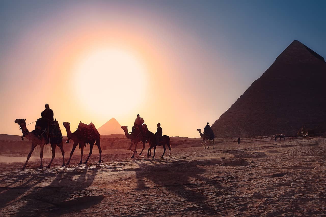 Egypt - pyramídy a karavána